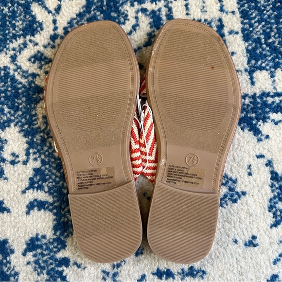 Women's Louise Chevron Print Knotted Slide Sandals - Universal Thread™ Red 7.5 - Picture 7 of 7